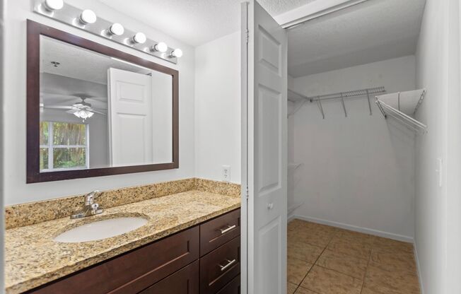 2 beds, 1 bath, 1,015 sqft, $2,050, Unit 01 - 102