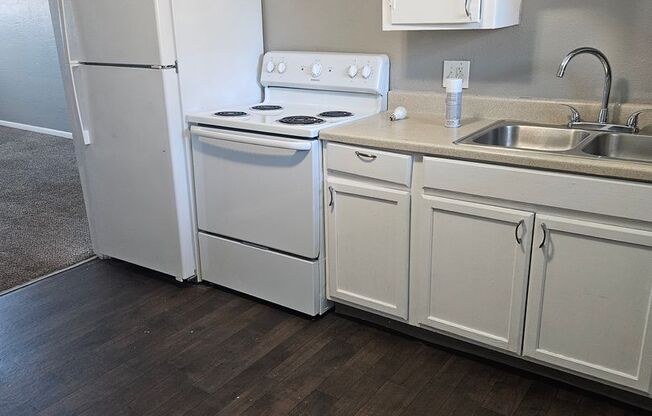 2 beds, 1 bath, 750 sqft, $1,020, Unit B08 1050 01