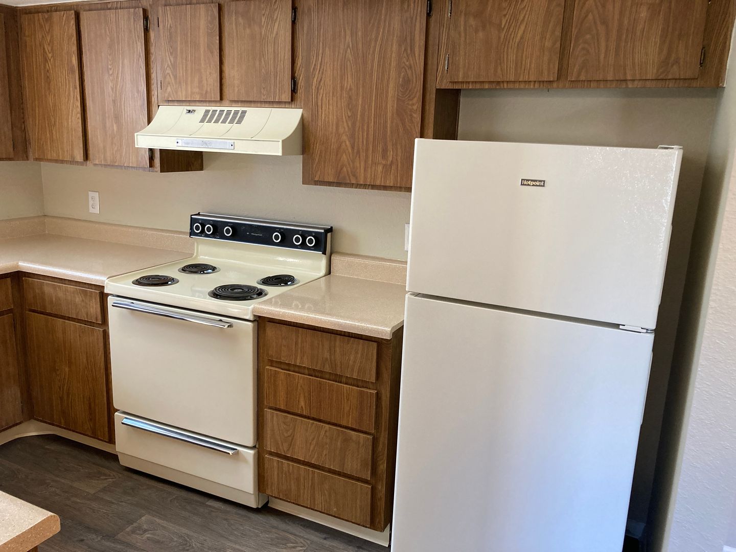 1 bed, 1 bath, 670 sqft, $1,175, Unit 243