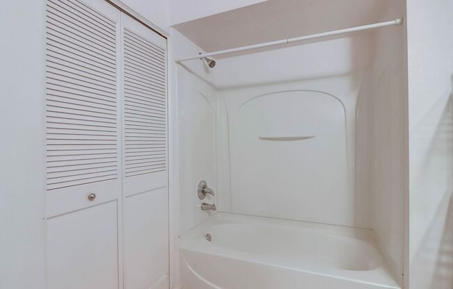 Charming Condo in Little Italy!