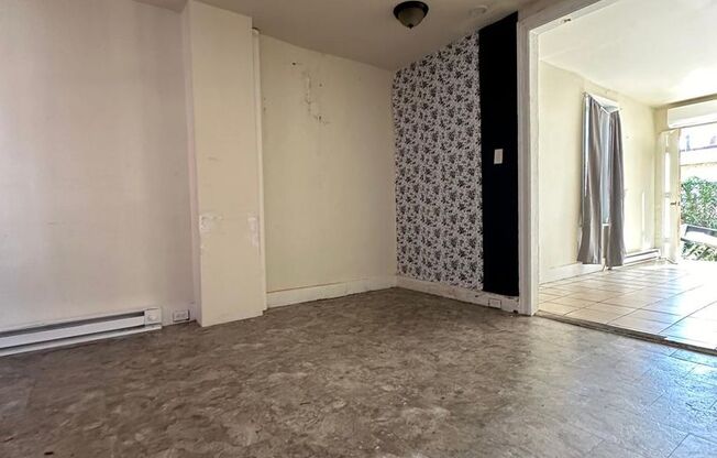 2 beds, 1 bath, $1,299