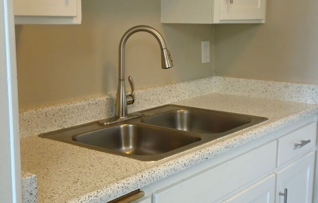 Studio, 1 bath, 400 sqft, $1,750, Unit 303