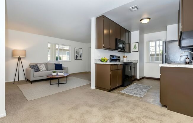 1 bed, 1 bath, 651 sqft, $1,300