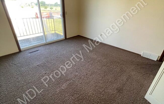 2 beds, 1 bath, 800 sqft, $800, Unit 16