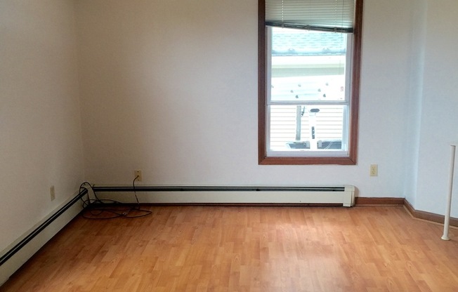 2 beds, 1 bath, $1,245, Unit 1