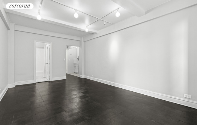 24 5th Ave #305