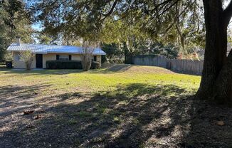 Secluded 3/1 Retreat Near NAS JAX!!