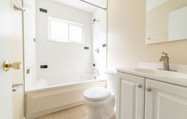 1 bed, 1 bath, $1,795, Unit 206-4