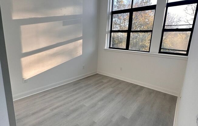3 beds, 2 baths, 1,292 sqft, $2,045, Unit Unit 315 (Loft)