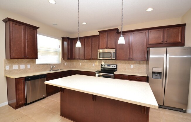 Gorgeous Lake View 3 BR 2.5 bath Luxury Townhome in Windermere Trails – Highly Upgraded and close to everything