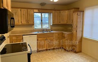 1518 S ROANOKE