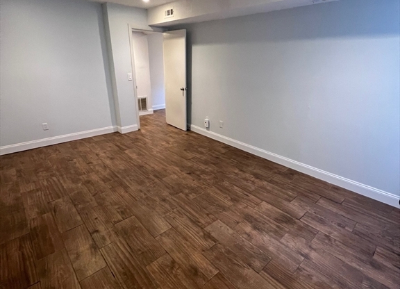 1 bed, 1 bath, 675 sqft, $1,750, Unit B