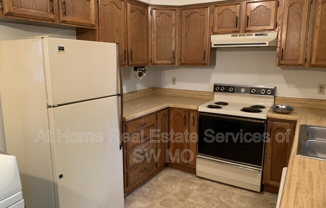 525 W EDGEWOOD