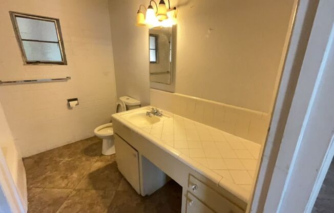 2 beds, 1 bath, $1,650