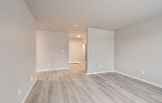 3 beds, 1 bath, 1,100 sqft, $1,499, Unit 2690-4