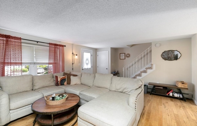 114 FIELDSTONE DR