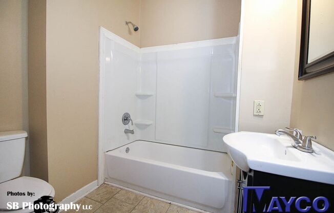 1 bed, 1 bath, 600 sqft, $600, Unit B