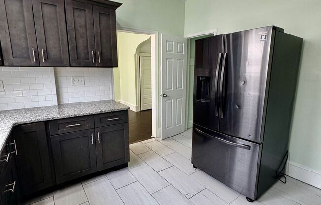 Spacious 3-Bedroom Home Near Fern Rock Station with Outdoor Space and In-Unit Laundry