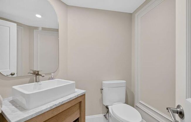 2 beds, 2.5 baths, $5,400, Unit # 1604