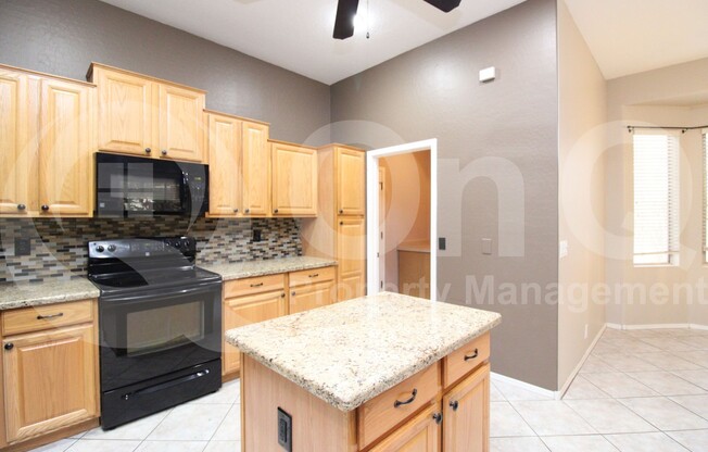 2463 E DETROIT CT