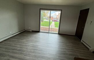 2 beds, 1 bath, $1,150, Unit 2