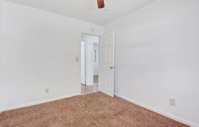 3 beds, 1 bath, $1,225