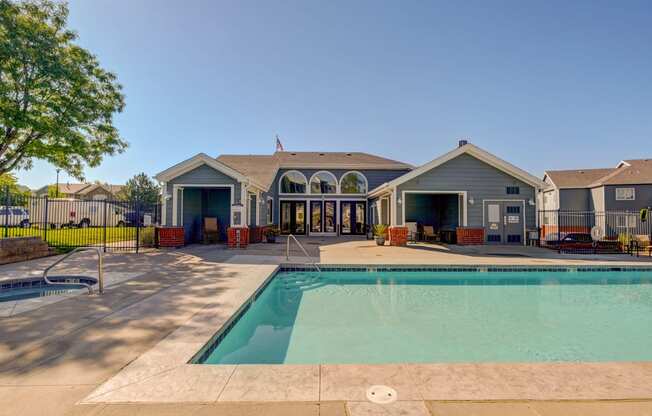 our apartments have a swimming pool and a clubhouse