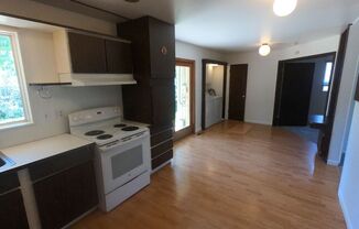 3 beds, 2 baths, $3,100