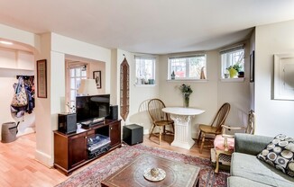 1726 Willard St NW Unit A