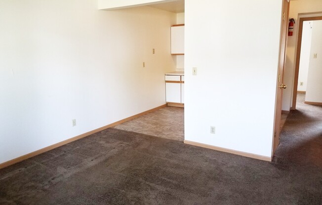 2 beds, 1 bath, 550 sqft, $950, Unit 01