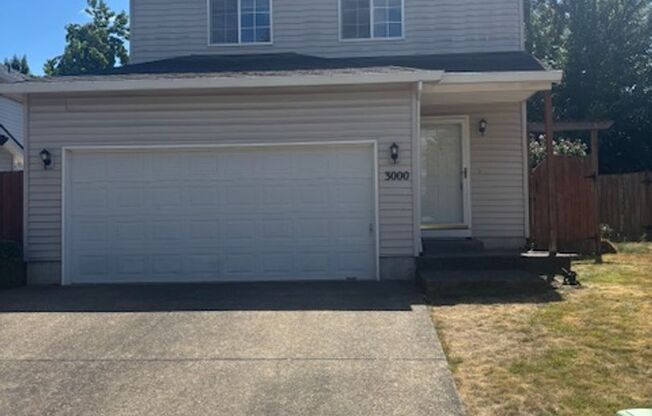 4 Bed 2.5 Bath in Hillsboro. Half off first full month!