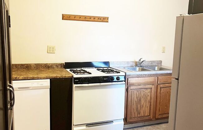 2 beds, 1 bath, 1,200 sqft, $895, Unit 21