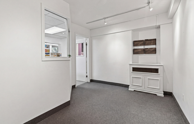 55 E 9 ST
