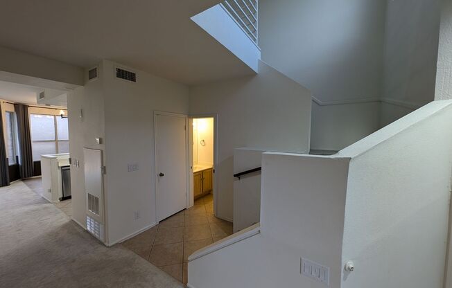 3 beds, 3 baths, $2,100, Unit Unit 1211