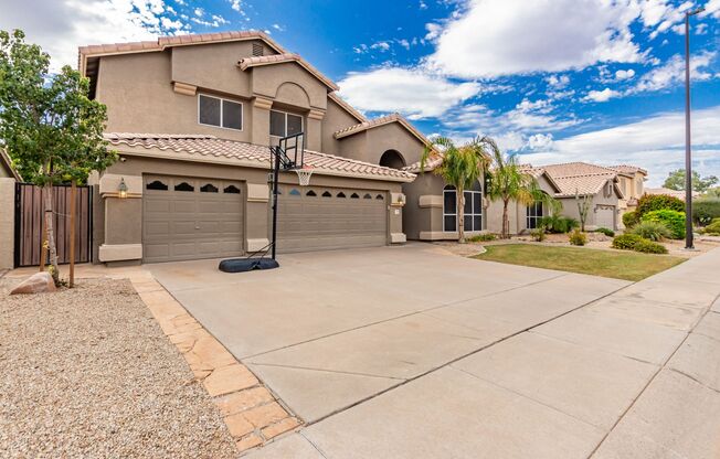 4 Bedroom 2.5 Bath w/3 Car Garage in Superstition Springs****$1000 off first months rent*****