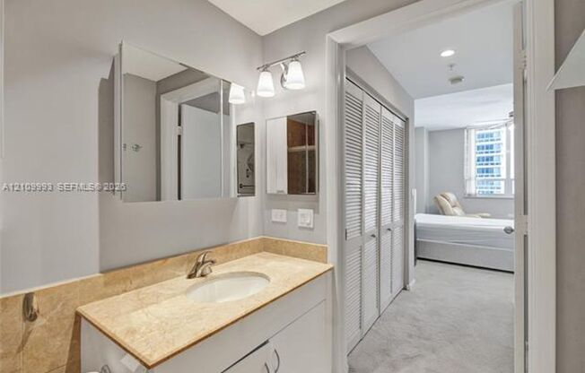 1 bed, 1.5 baths, $3,500, Unit # 808
