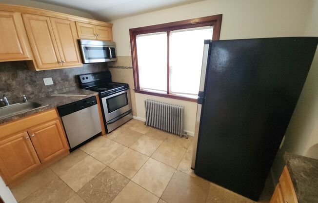 338 W 6h Ave