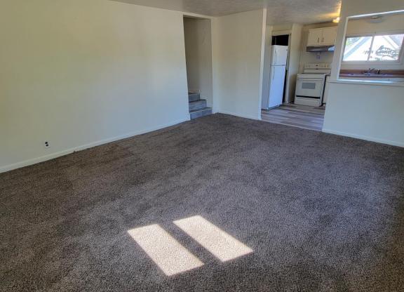 2 beds, 1 bath, $750