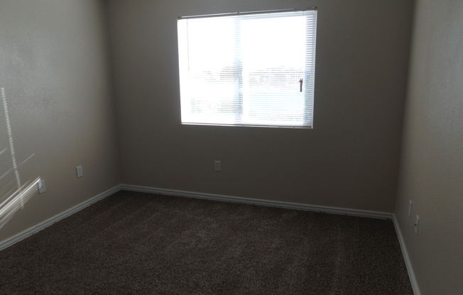 2 beds, 2 baths, $1,400