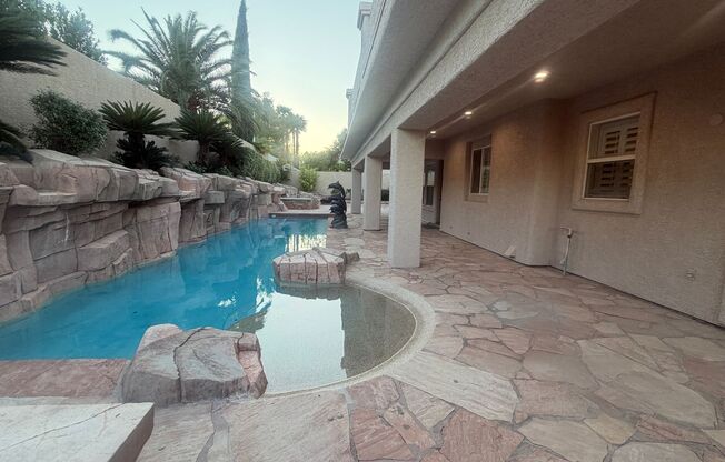 5 beds, 4.5 baths, $6,795