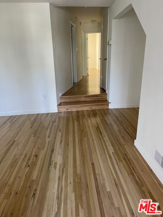 1845 1/2 S S BEVERLY GLN BLVD