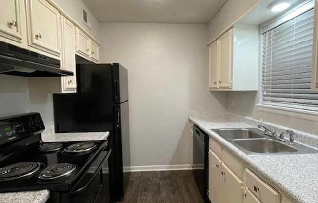 2 beds, 2 baths, 931 sqft, $1,185, Unit 14-1415
