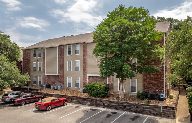 Welcome to Sutton House Apartments