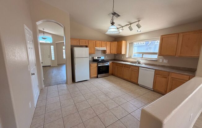 *NEW* Flooring + *NEW* Custom Paint Single Story Goodyear Home 4 Rent!