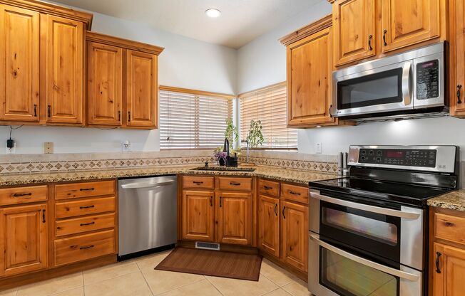 4 Bedroom/ 4 Bathroom Home In Draper