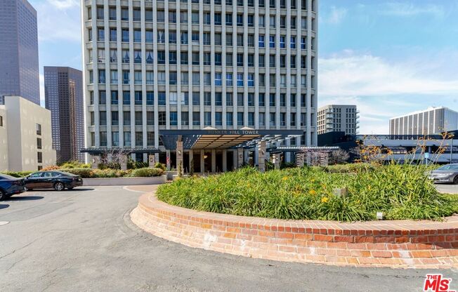 2 beds, 2 baths, 1,172 sqft, $4,550, Unit 1105