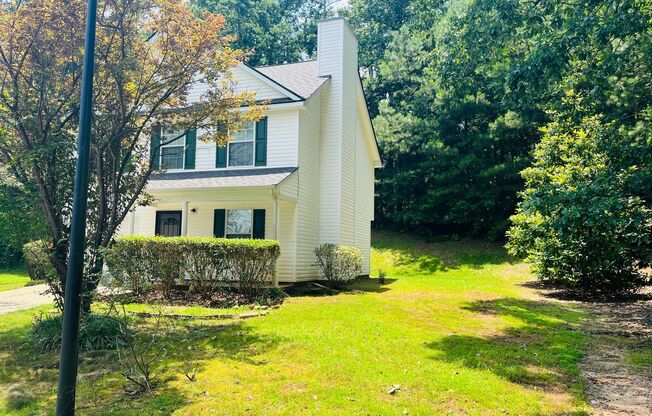 Beautiful 3 bedroom, 2.5 bath home in South Fulton's desirable community of Kensington Heights!