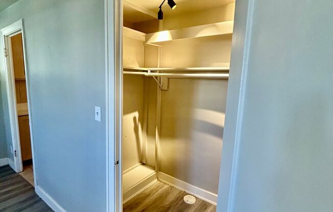 Studio, 1 bath, 200 sqft, $895, Unit 2
