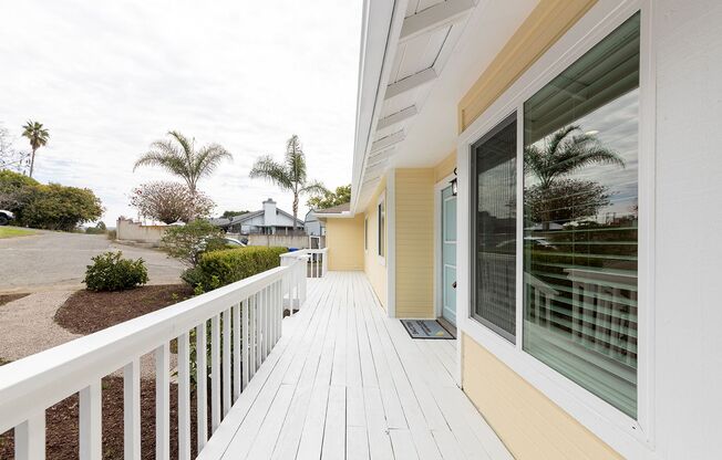 3bd/2ba Single Story Vista Home With A/C