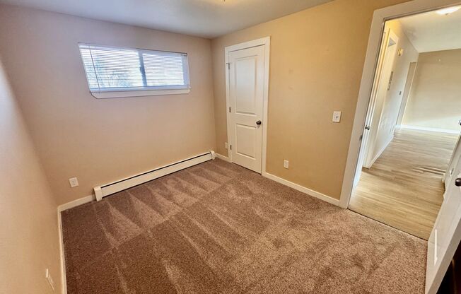 2 beds, 1 bath, 750 sqft, $1,250, Unit 27